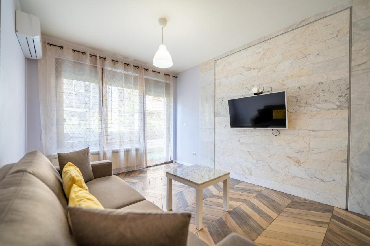Sunny Apartment In Studentski Grad, Behind Unss Sofia Exterior photo